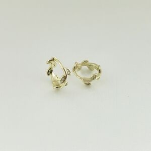 18K Gold Diamond Leaf Huggie Hoop Earrings